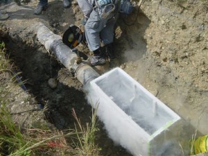凍結後、配管切断状況