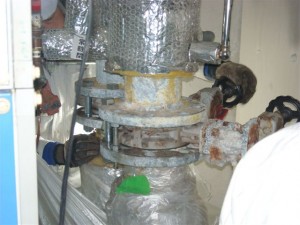 既設バタ弁取替状況